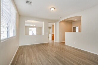 1928 Caribou Creek Ct in North Las Vegas, NV - Foto de edificio - Building Photo