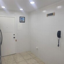 9111 E Bay Harbor Dr in Bay Harbor Islands, FL - Building Photo - Building Photo