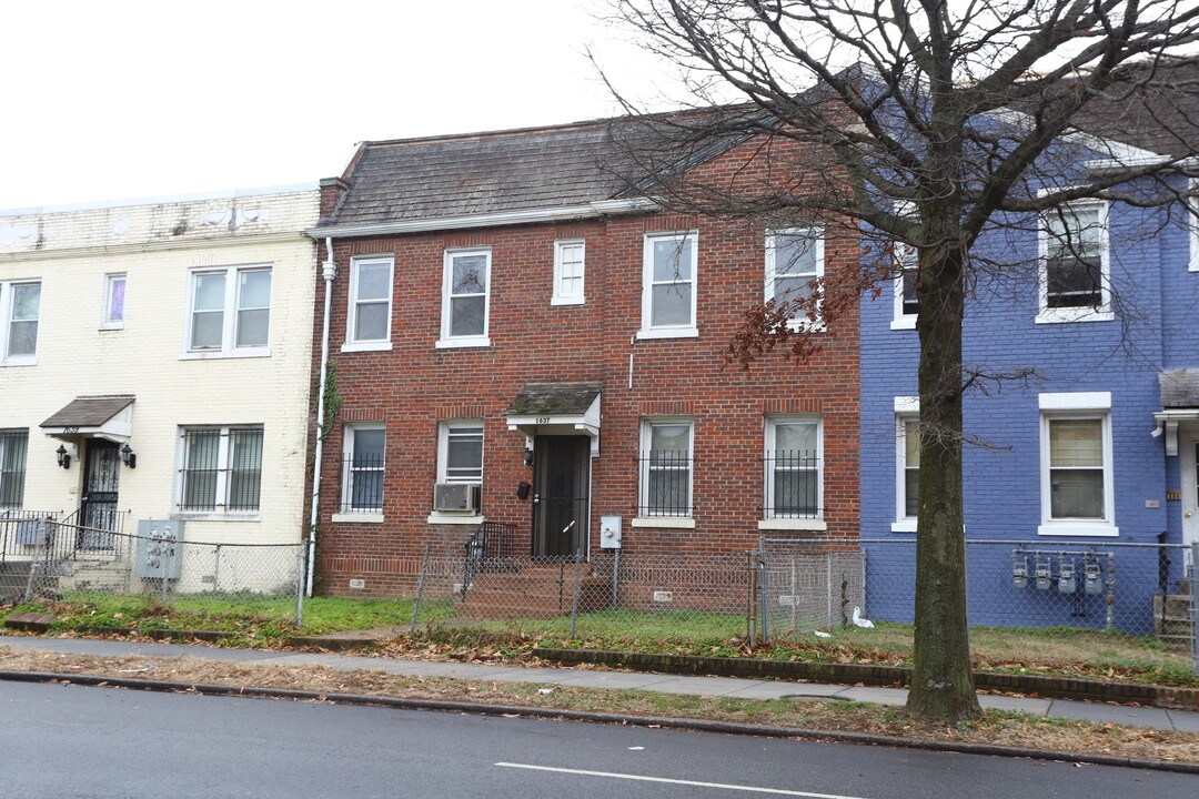 1637 W Virginia Ave NE in Washington, DC - Building Photo
