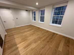 16 Fleet St, Unit 1 in Boston, MA - Building Photo - Building Photo