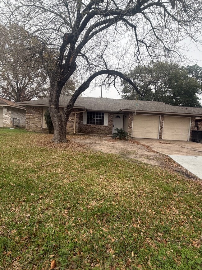 6439 Deirdre Anne Dr