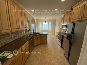 242 Chuckwood Rd in Mooresville, NC - Foto de edificio - Building Photo