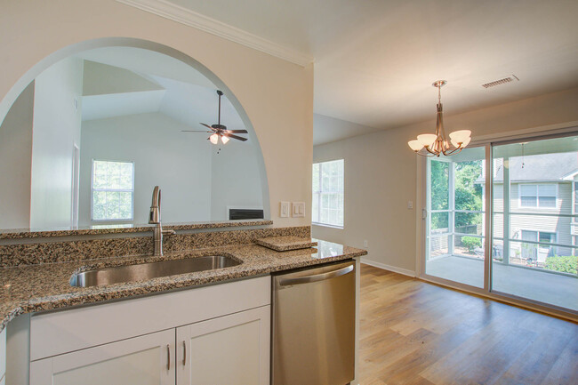 6211 Rolling Fork Rd in North Charleston, SC - Building Photo - Building Photo