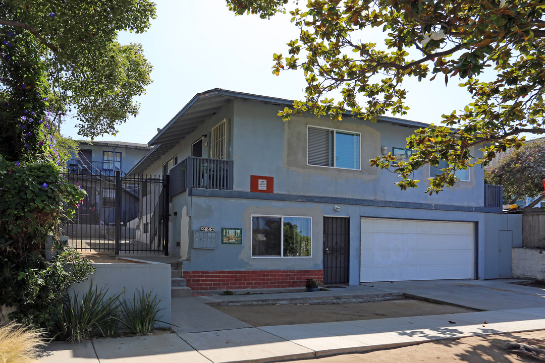 222 S Clementine St in Oceanside, CA - Building Photo