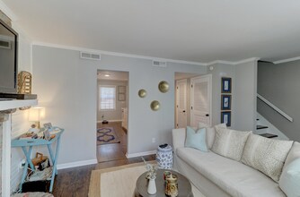 734 Inlet Dr in Mount Pleasant, SC - Foto de edificio - Building Photo