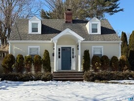 46 Prudence Dr in Stamford, CT - Building Photo