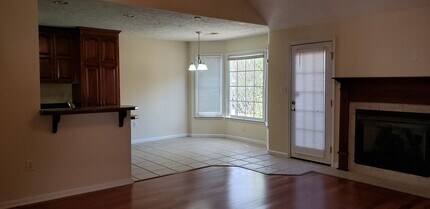 2028 Old Charleston Cir in Laurinburg, NC - Building Photo - Building Photo