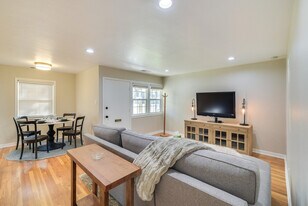 1995 Creek Dr in San Jose, CA - Building Photo