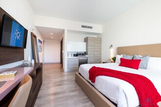 777 N Ocean Dr in Hollywood, FL - Building Photo - Building Photo