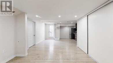 59 Haskett Dr in Markham, ON - Building Photo - Building Photo