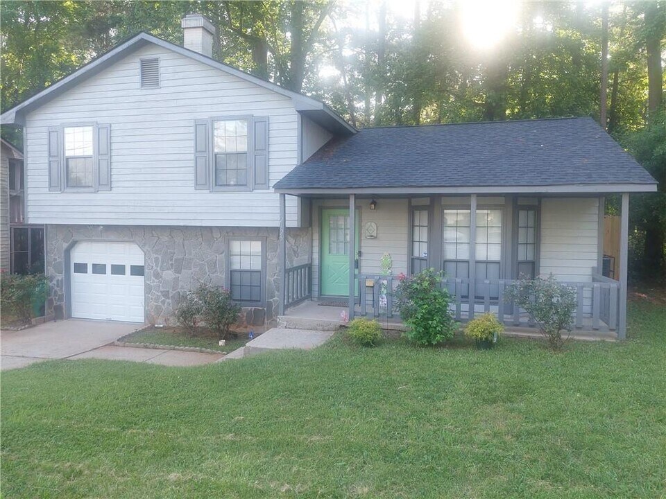 2125 Jessica Way in Lithonia, GA - Building Photo
