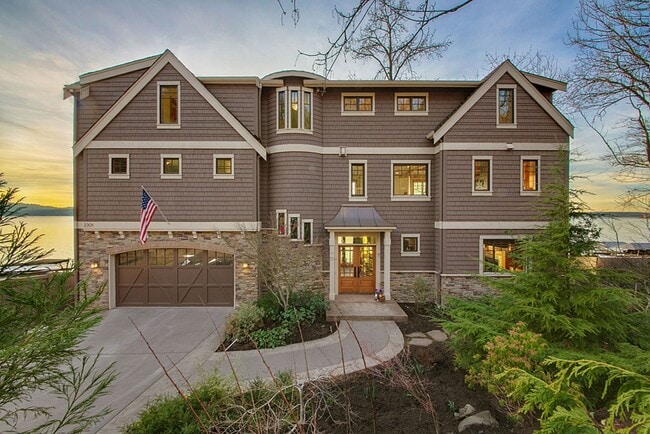 property at 2301 E Lake Sammamish Pkwy NE
