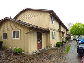 3106 Bluff Ave SE in Salem, OR - Building Photo - Building Photo