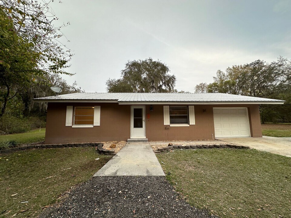 2941 Seminole Rd in St. Cloud, FL - Foto de edificio