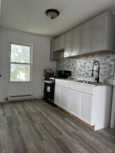 210 Woodlawn Terrace-Unit -3rd Floor in Waterbury, CT - Foto de edificio - Building Photo