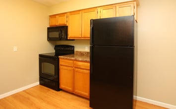 Newbury Apartment Homes in Syracuse, NY - Building Photo - Interior Photo