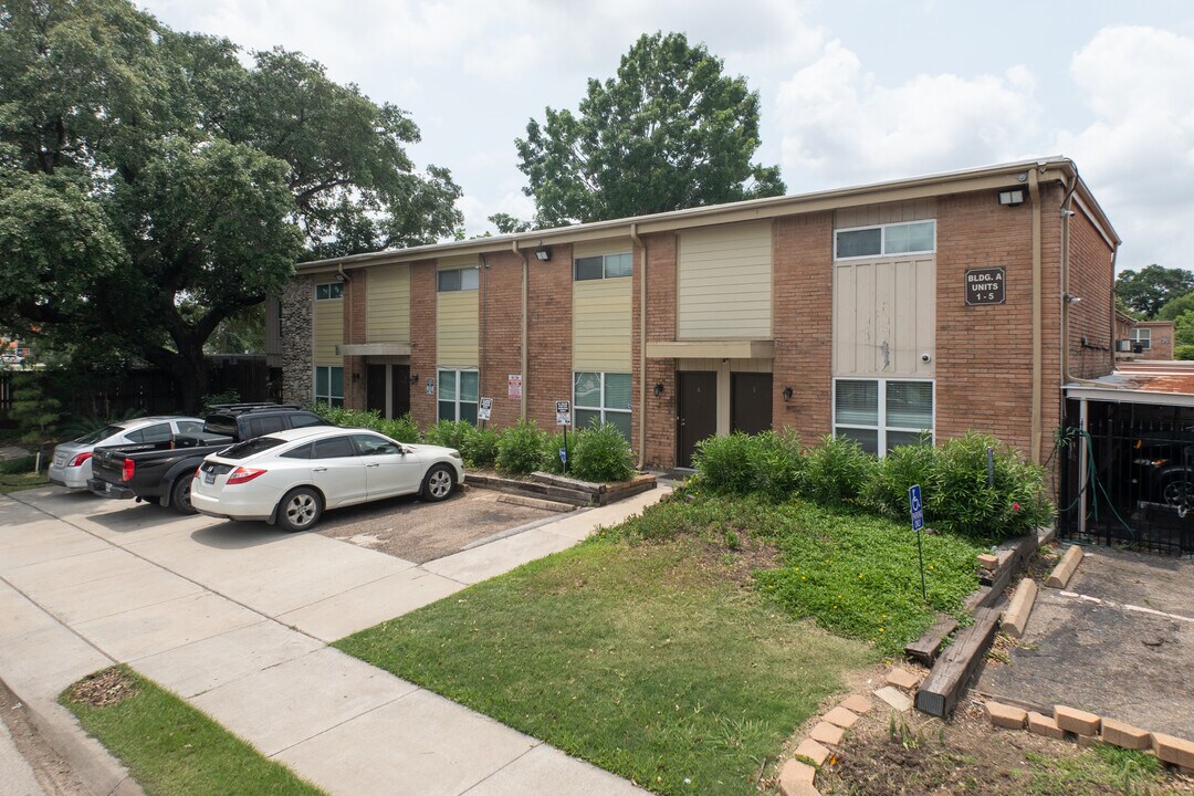 Monterra Condo in Houston, TX - Building Photo