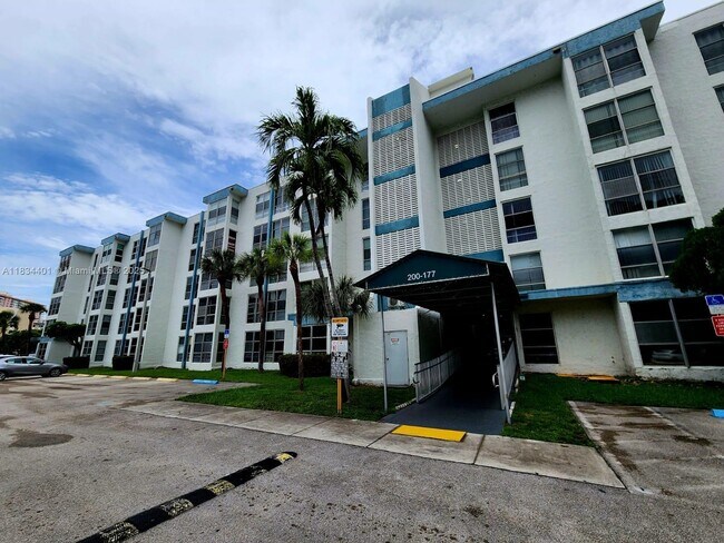 200 177th Dr in Sunny Isles Beach, FL - Building Photo - Building Photo