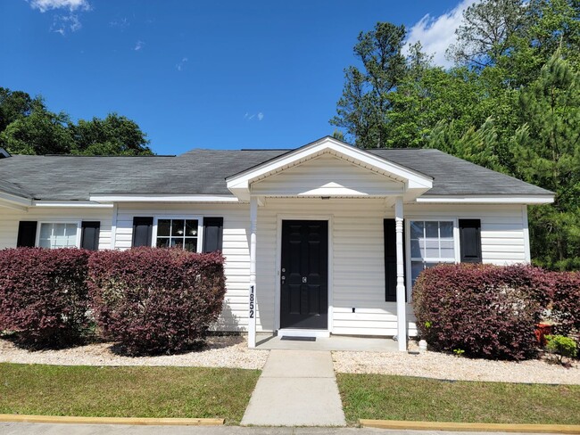 property at 1852 Horseshoe Dr