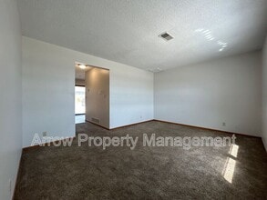 1322 S Jackson St in Junction City, KS - Building Photo - Building Photo