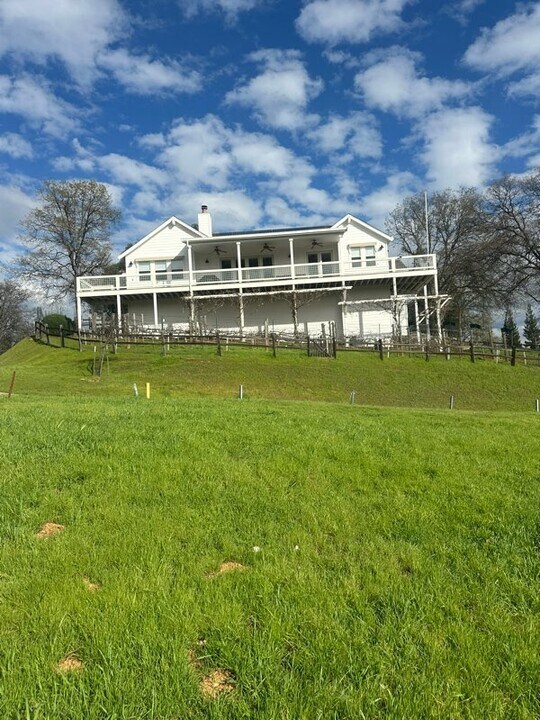 515 Rosebush Ct in Angels Camp, CA - Building Photo