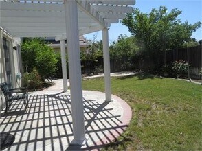 2582 Hepworth Dr in Davis, CA - Building Photo - Building Photo