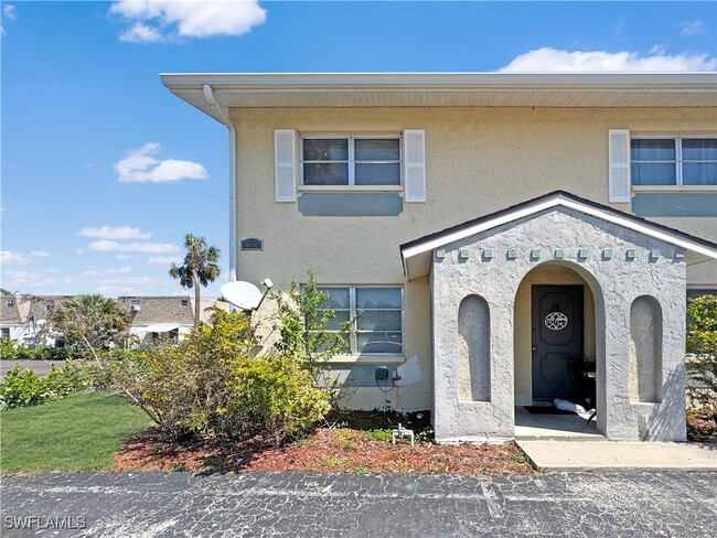 property at 6635 Warwick Cir