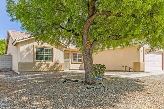 4738 Zia Ridge St in North Las Vegas, NV - Foto de edificio - Building Photo