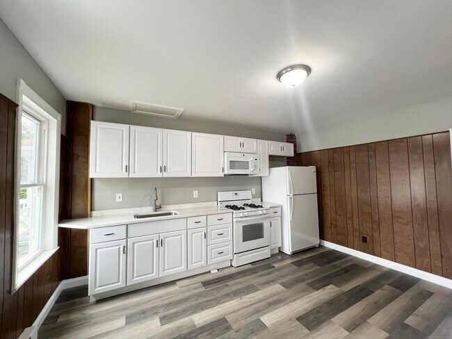 12 Burleson Ln in Griswold, CT - Building Photo - Building Photo