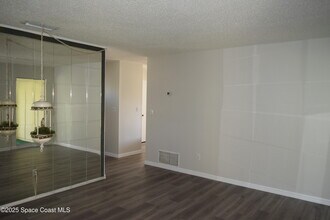 2696 Yalta St NE in Palm Bay, FL - Building Photo - Building Photo