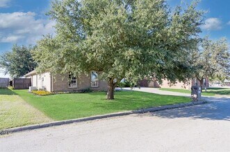 204 Cory Ct in Krum, TX - Building Photo - Building Photo