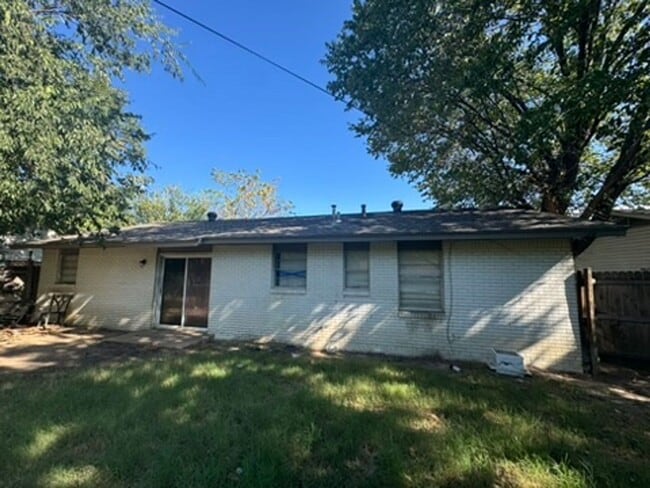 404 Darlene Ln in Arlington, TX - Building Photo - Building Photo