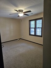 1511 Olde Hickory Rd, Unit 2 in Coralville, IA - Building Photo - Building Photo