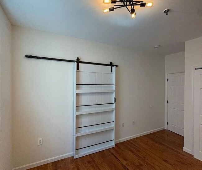 491 S Clinton St, Unit 2, East Orange, NJ 07018 in East Orange, NJ - Foto de edificio - Building Photo