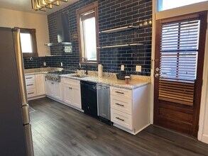 2418 N Clarkson St in Denver, CO - Foto de edificio - Building Photo