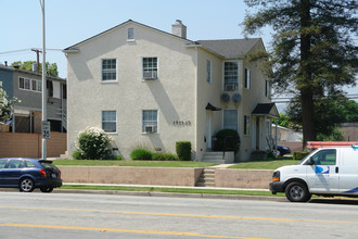 1913-1915 W Victory Blvd in Burbank, CA - Building Photo - Building Photo