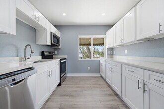 5355 Newton St in Denver, CO - Building Photo - Building Photo