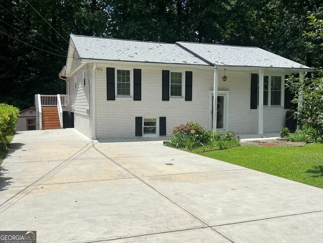 property at 3990 Admiral Dr