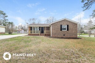 319 Cedarwood Ln in Matthews, NC - Building Photo