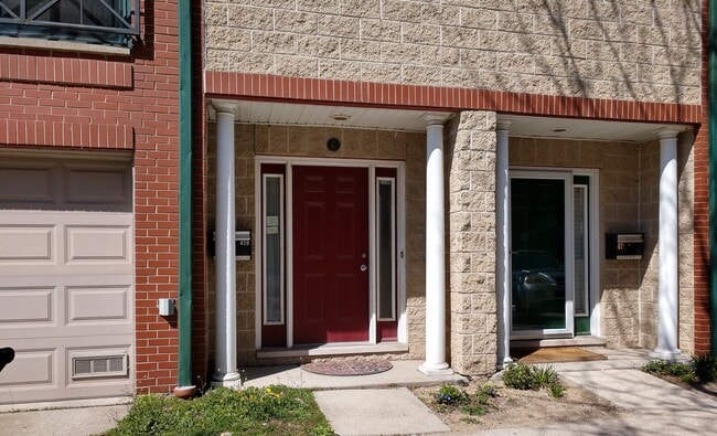 property at 420 W Blackhawk St