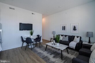2235 Washington Ave in Philadelphia, PA - Building Photo - Building Photo
