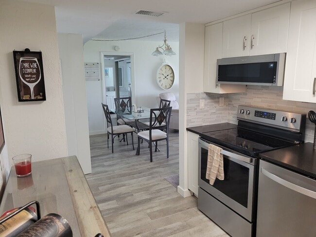 618 Bird Bay Dr S, Unit 307 in Venice, FL - Building Photo - Building Photo