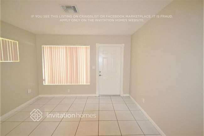 6816 SW 12th St in Pembroke Pines, FL - Foto de edificio - Building Photo