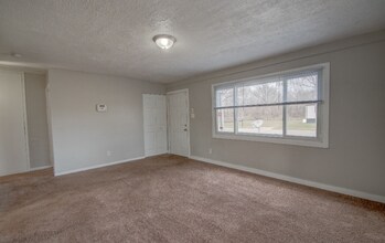 5147 E 10th Ave in Gary, IN - Building Photo - Building Photo