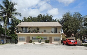 119 NW 43rd Ct in Fort Lauderdale, FL - Building Photo - Building Photo