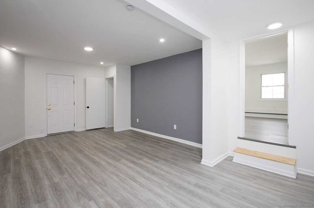 2879 Fairfield Ave in Bridgeport, CT - Foto de edificio