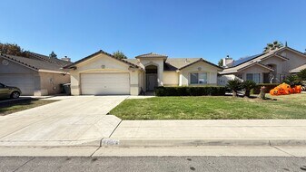 7631 N State St in Fresno, CA - Building Photo