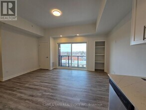 976 Simcoe St N in Oshawa, ON - Building Photo - Building Photo