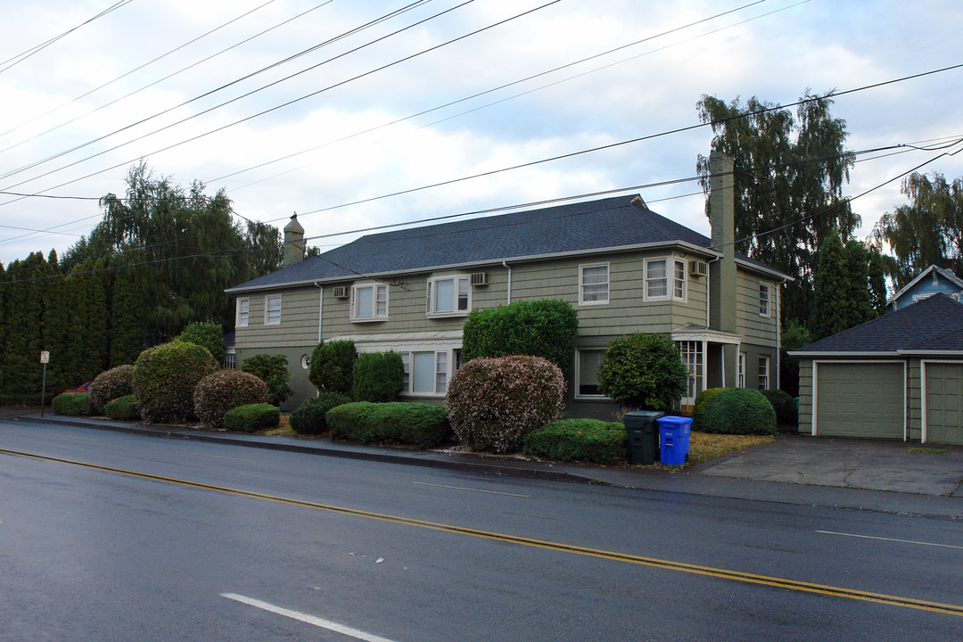 1223 SE Holgate Blvd in Portland, OR - Building Photo