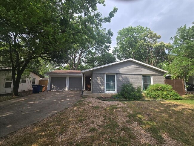 1608 Sweetbriar Ave in Austin, TX - Building Photo - Building Photo